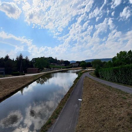 Aupres Du Lavoir Remigny Exterior foto